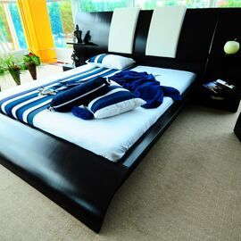 Ágytakaró steppelt taft - fehér - kék csíkos - 3 db párnával Ágytakaró steppelt taft - fehér - kék csíkos - 3 db párnával